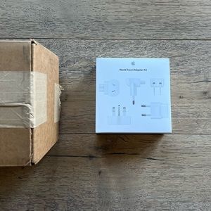 Apple World Travel kit electricity conversion multi countries kit. Brand new.